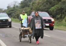 Tras avances judiciales, la madre de Valentina desistió de caminar hasta Buenos Aires
