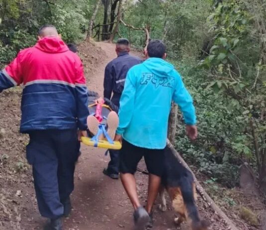Rescatan a una mujer tras sufrir una caída en el sendero de la Virgen de las Montañas en R° de la Frontera