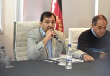 Singh defendió su gestión y prometió mantener las obras pese al recorte presupuestario
