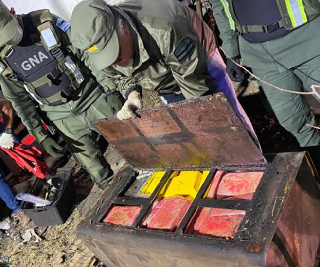 100 kilos de cocaina en el tanque
