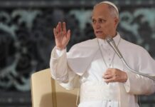 Incienso, huellas mudas y un altar en común: el día en que el futuro Lón XIV recorrió Salta y concelebró con Bergoglio