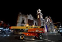 La Catedral Basílica renueva su iluminación para la Fiesta del Milagro y recupera sus colores históricos
