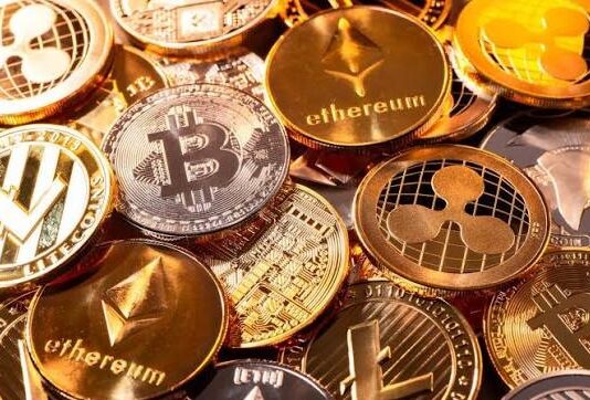 El espejismo del oro digital: confió sus ahorros en dólares a un conocido, cayó en una trampa de criptoactivos y logró recuperar $10 millones