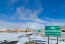 Infierno blanco en la cordillera: el Paso de Jama cae bajo la nieve y congela la frontera